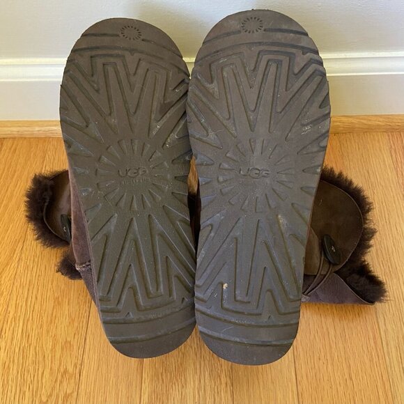 UGG Australia Bailey Button Boots Women’s Size 8 Chestnut Brown Suede Shearling - Picture 9 of 11